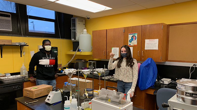 Christian Fouche ’21 and Molly Feinburg ’21 studying microplastics in the biology department at SJC Long Island.
